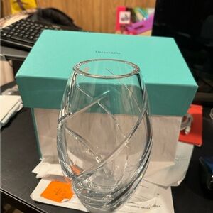 Tiffany Swirl optic flower vase -8in